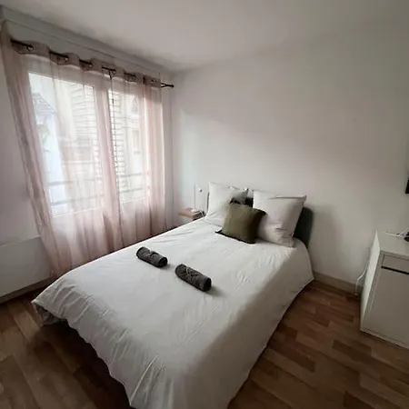 Hyper Centre - A Proximite Des Maisons De Champagne